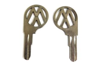 SE code key blank with logo