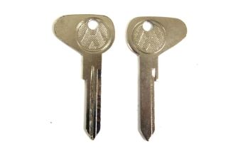 R code key blank with logo