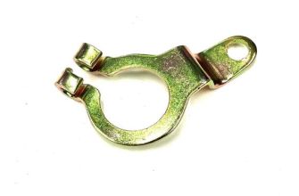 Distributor base clamp